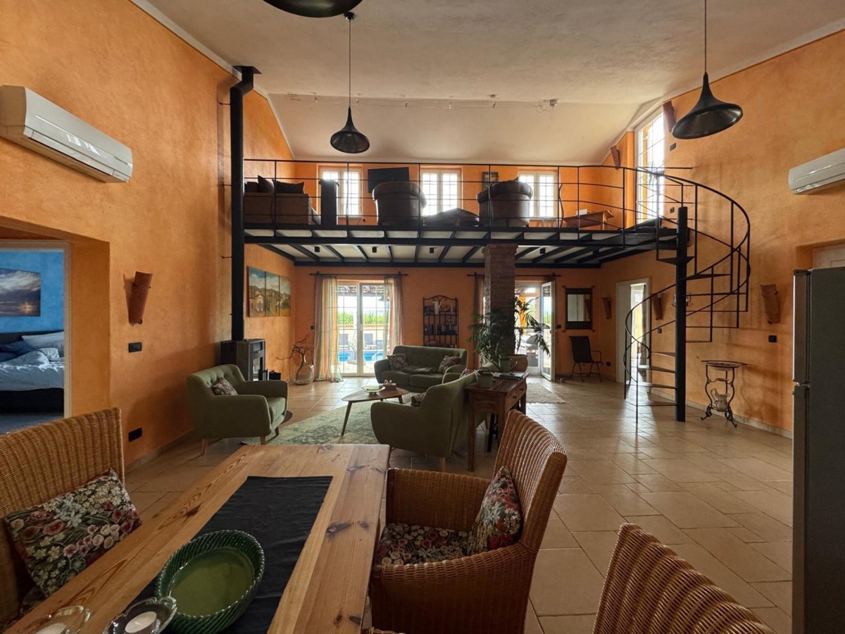 Villa di lusso in Istria con piscina e vista mare – vendita casa costa orientale dell’Istria