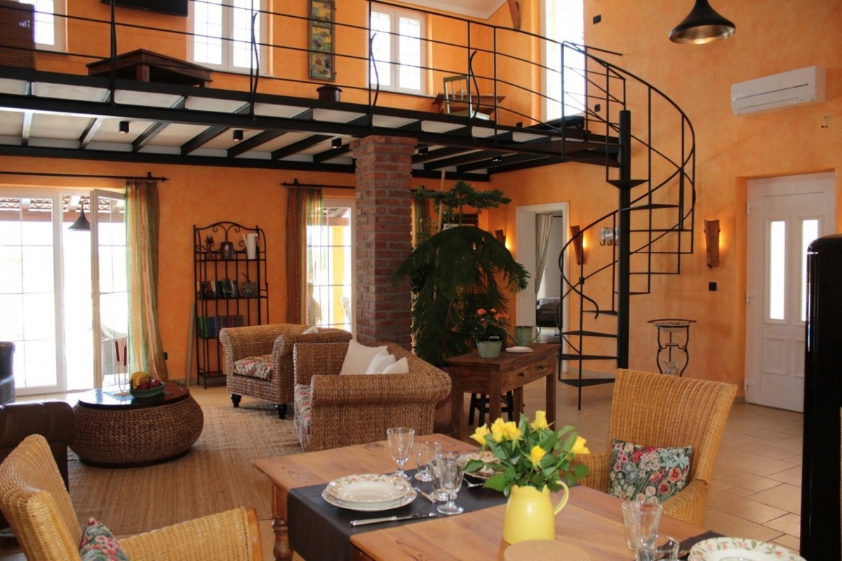 Villa di lusso in Istria con piscina e vista mare – vendita casa costa orientale dell’Istria