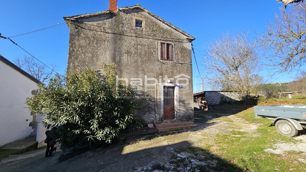 Zona di Grisignana - Casa in pietra, edificio attraente. e agricoltura. terreno con una bellissima vista su Grisignana