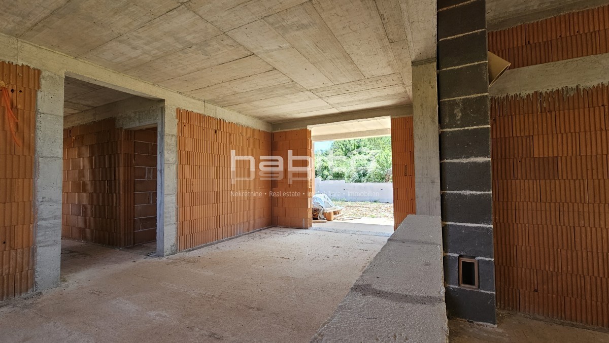 Zona Parenzo, vicino a Visignano - Casa in costruzione con piscina, un'opportunità per arredare a proprio piacimento