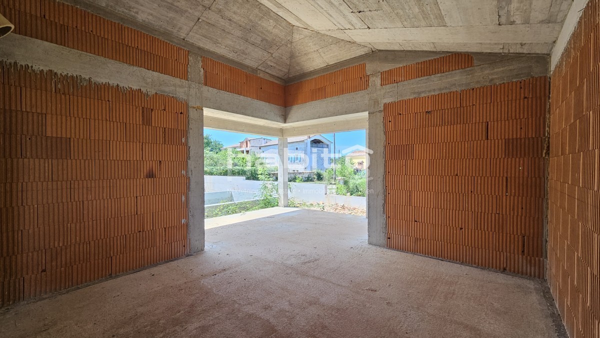 Zona Parenzo, vicino a Visignano - Casa in costruzione con piscina, un'opportunità per arredare a proprio piacimento