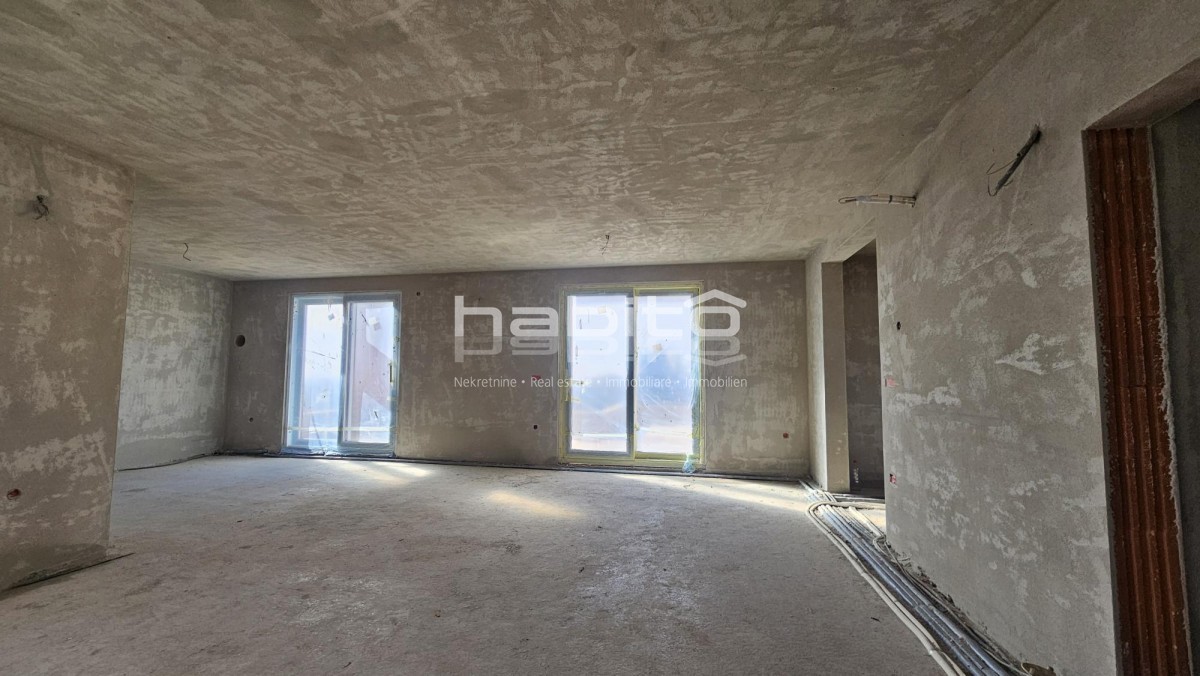 Istria, Poreč-Parenzo, nuovo appartamento di 167 m2, 2° piano, vista mare, 1500 m dal mare