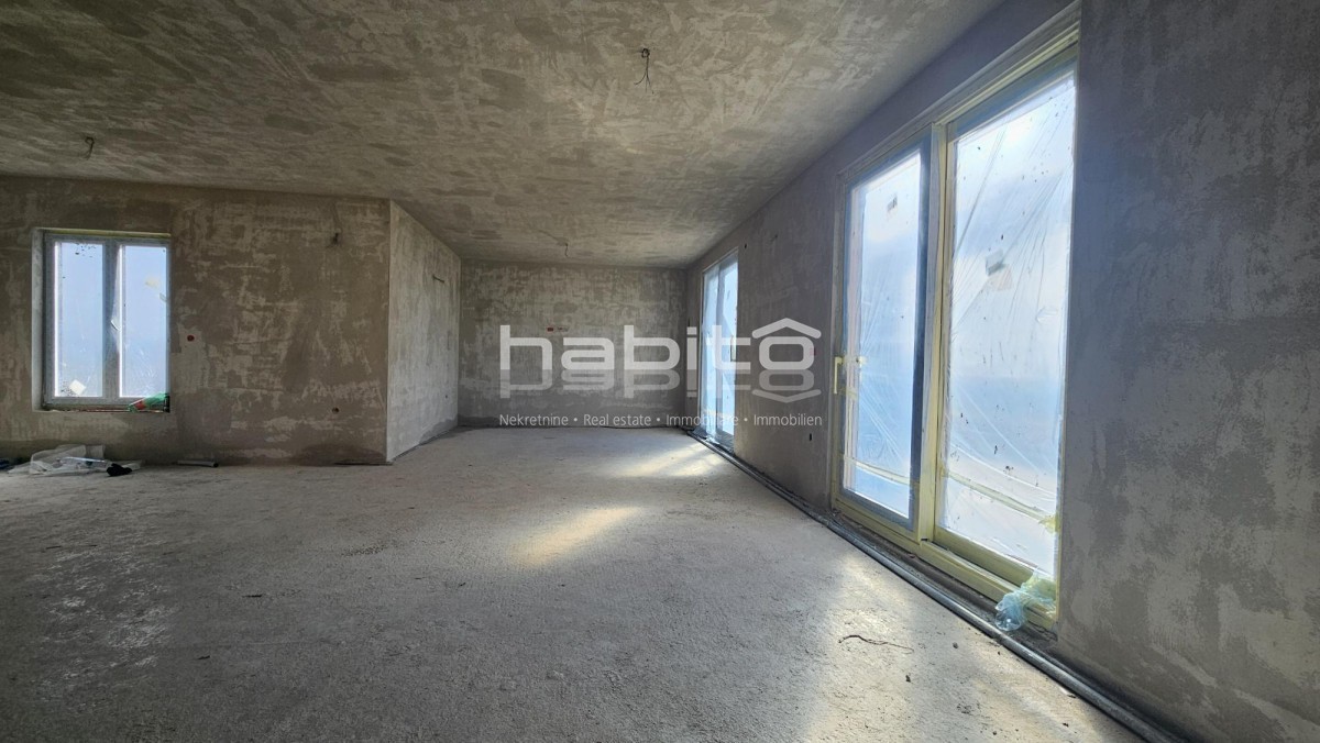 Istria, Poreč-Parenzo, nuovo appartamento di 167 m2, 2° piano, vista mare, 1500 m dal mare