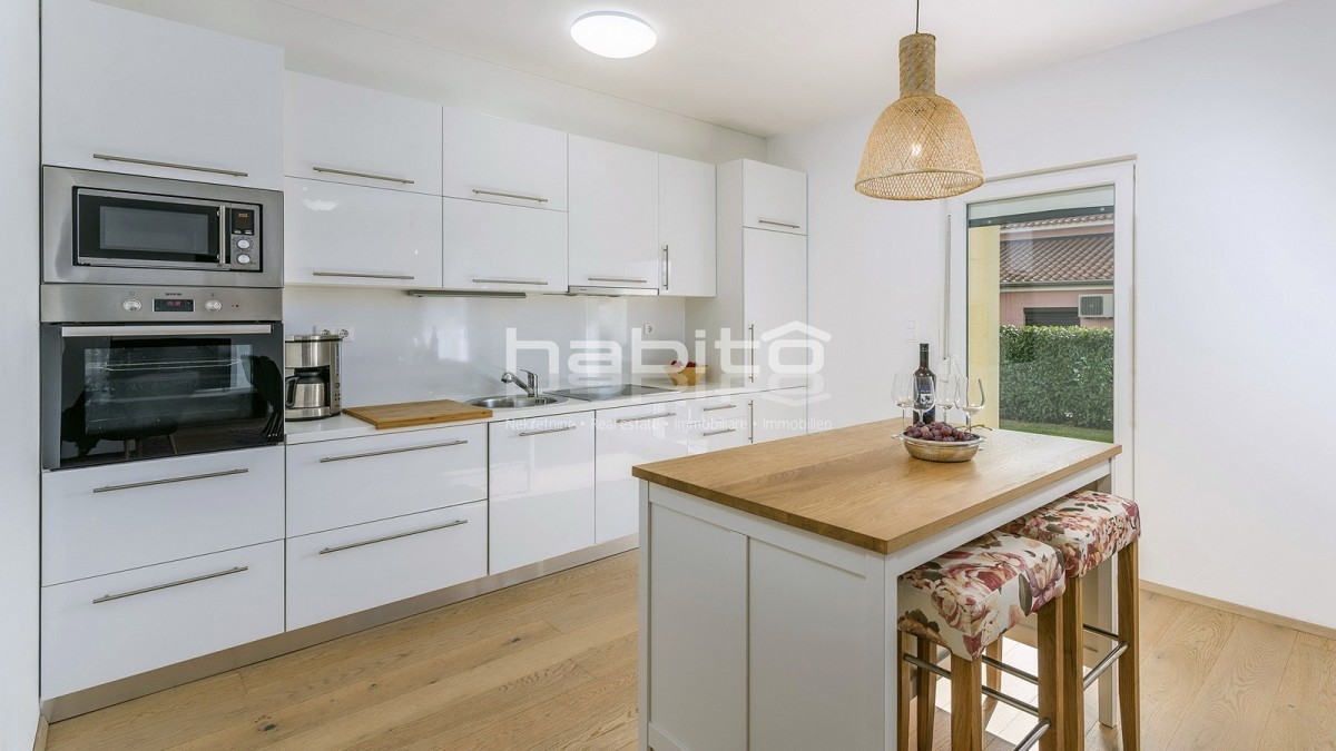 Poreč-Parenzo, casa indipendente di 134 m2 con piscina