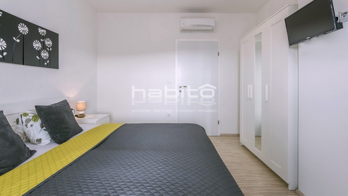 Poreč-Parenzo, casa indipendente di 134 m2 con piscina