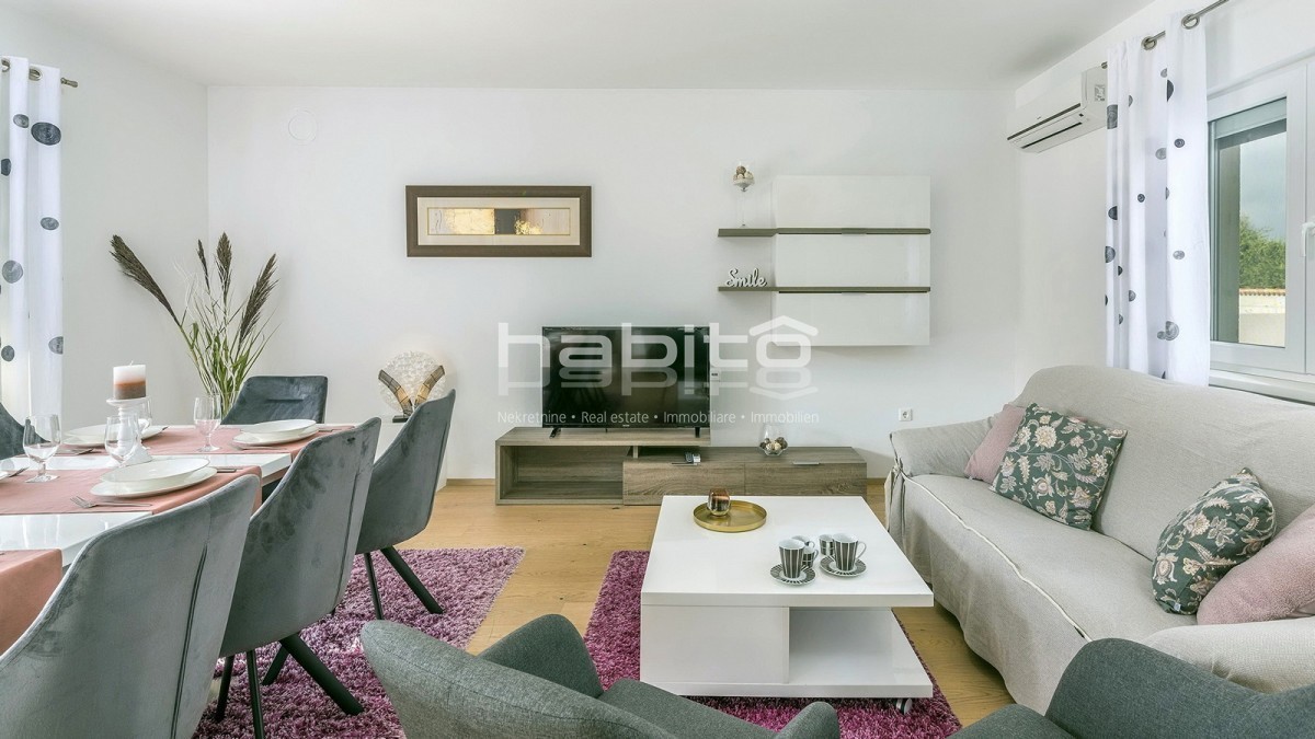 Poreč-Parenzo, casa indipendente di 134 m2 con piscina