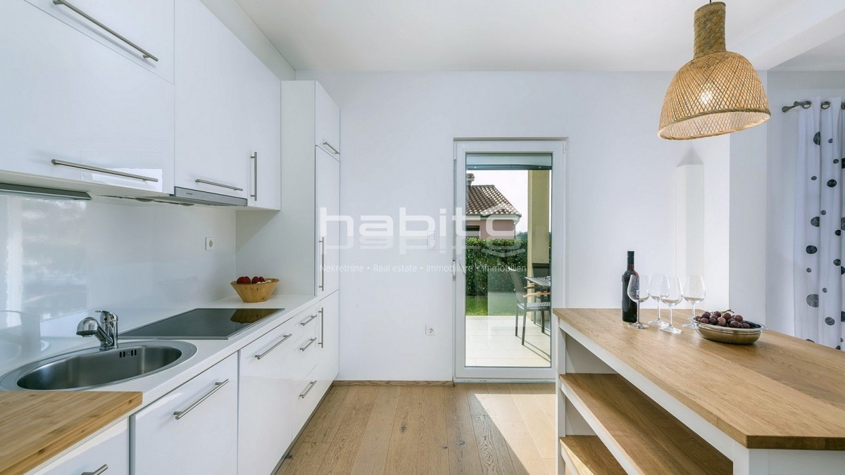 Poreč-Parenzo, casa indipendente di 134 m2 con piscina