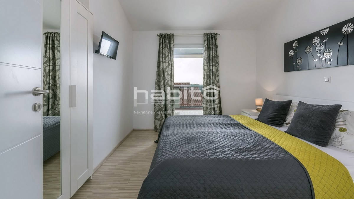 Poreč-Parenzo, casa indipendente di 134 m2 con piscina