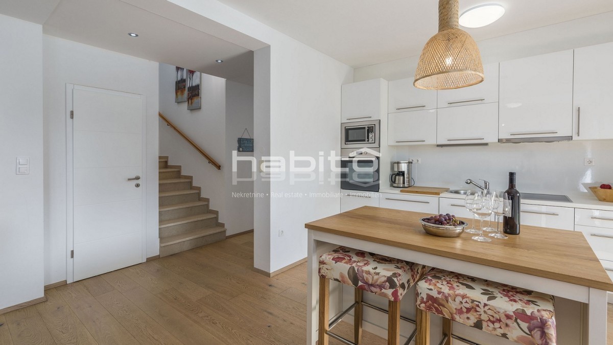 Poreč-Parenzo, casa indipendente di 134 m2 con piscina