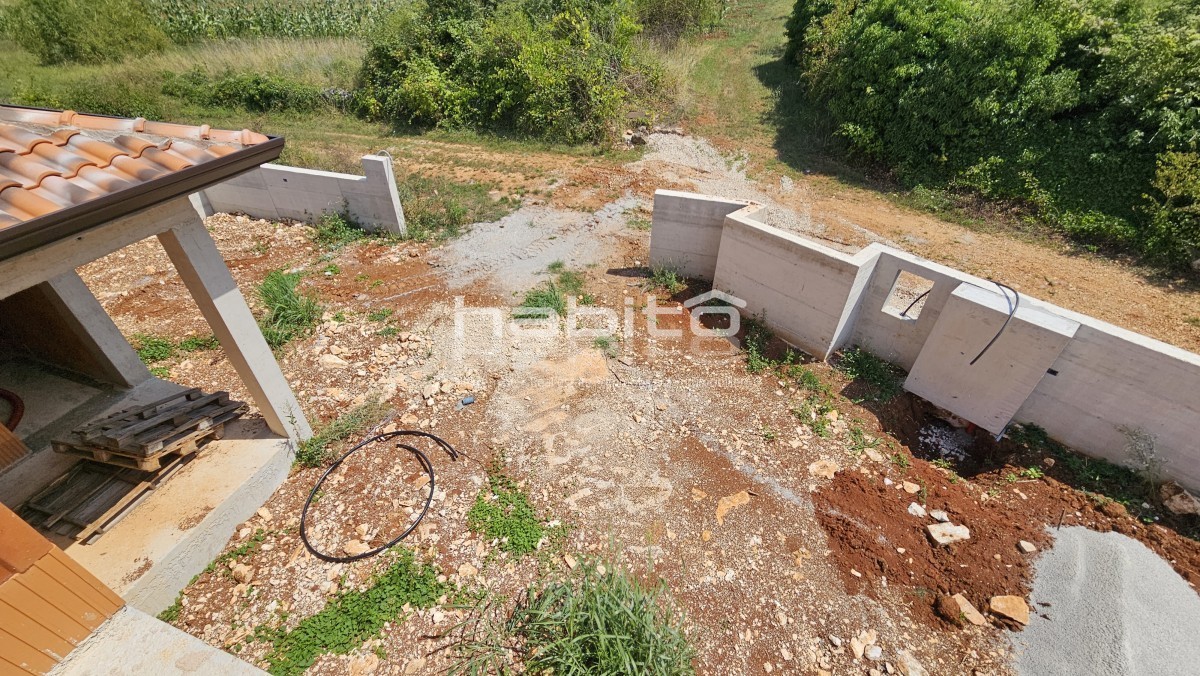 Zona Parenzo, vicino a Visignano - Bella casa in costruzione con piscina, un'opportunità per arredare a proprio piacimento