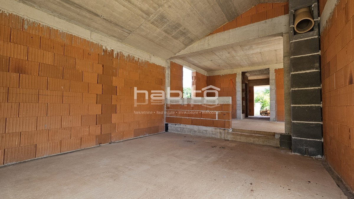 Zona Parenzo, vicino a Visignano - Bella casa in costruzione con piscina, un'opportunità per arredare a proprio piacimento