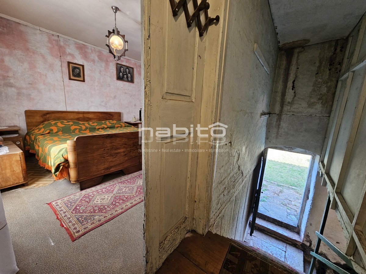 Zona di Parenzo - Bella vecchia casa in pietra con ampio giardino, posizione tranquilla