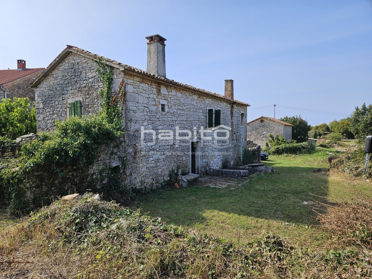 Zona di Parenzo - Bella vecchia casa in pietra con ampio giardino, posizione tranquilla