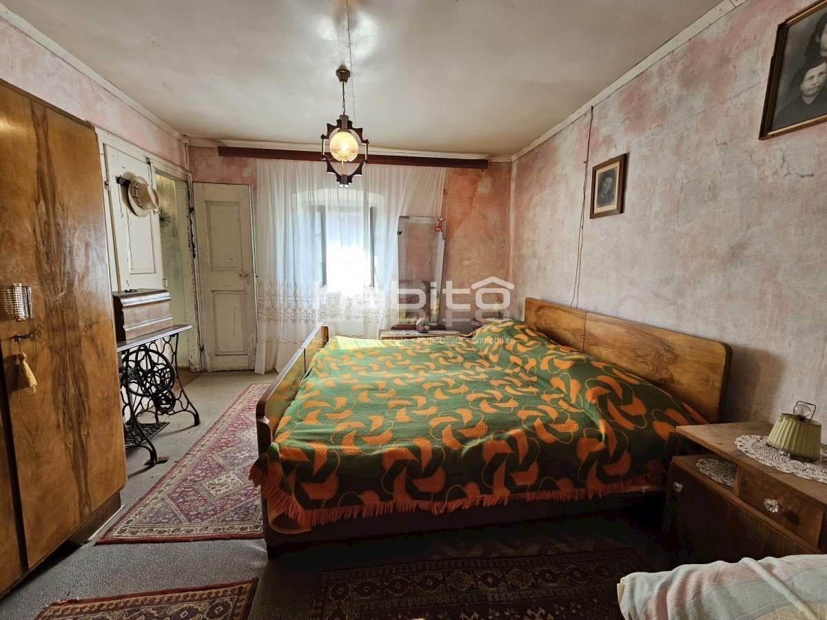 Zona di Parenzo - Bella vecchia casa in pietra con ampio giardino, posizione tranquilla