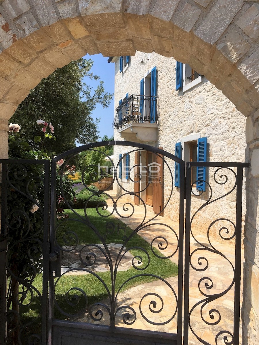 Zona di Visignano - Villa in pietra splendidamente ristrutturata con piscina e vista mare