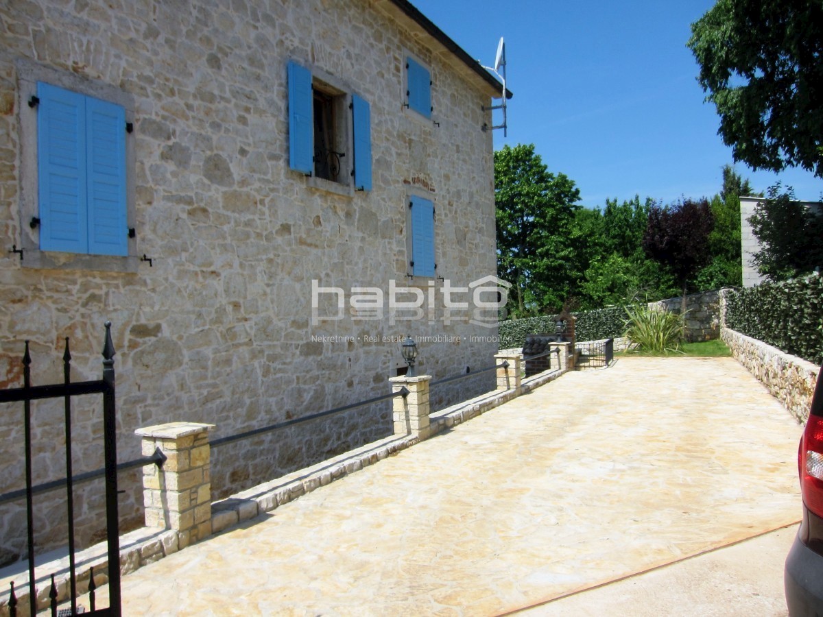 Zona di Visignano - Villa in pietra splendidamente ristrutturata con piscina e vista mare