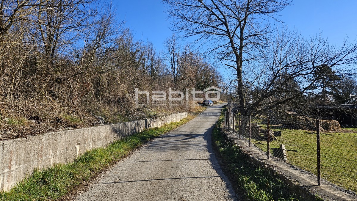 Montona 9 km - OPPORTUNITÀ! Terreno edificabile in una posizione tranquilla