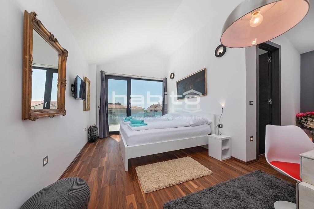 Zona Parenzo - Villa moderna di lusso con 5 camere da letto