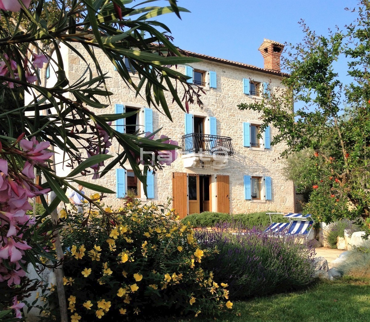 Zona di Parenzo - Villa in pietra splendidamente ristrutturata con piscina e vista mare