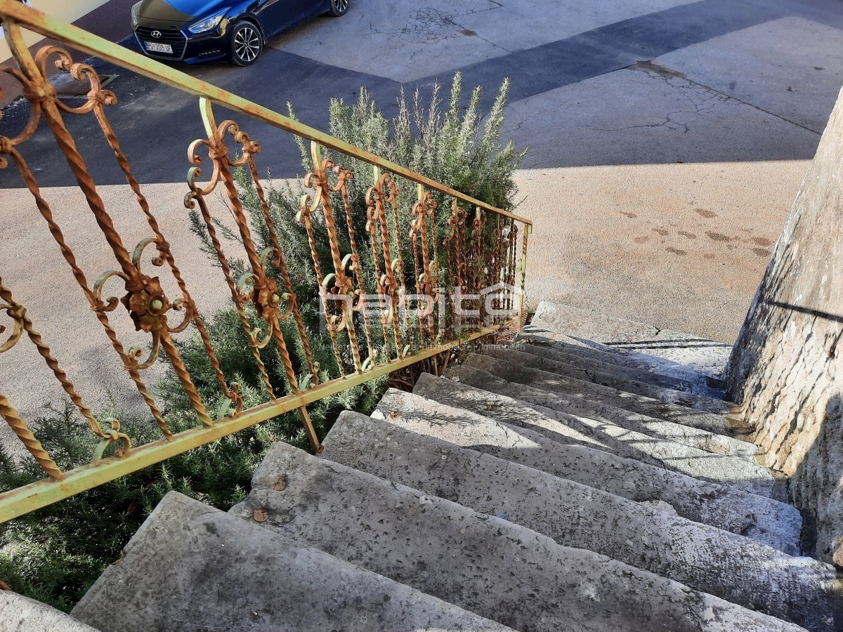 Visnjan dintorni - 2 case in pietra, 2 annessi, balladur e giardino