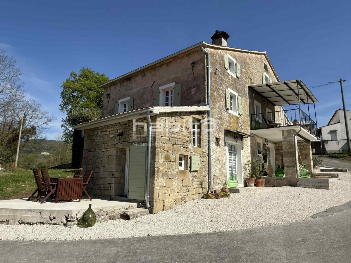 Casa in pietra ristrutturata con vista mozzafiato su Montona