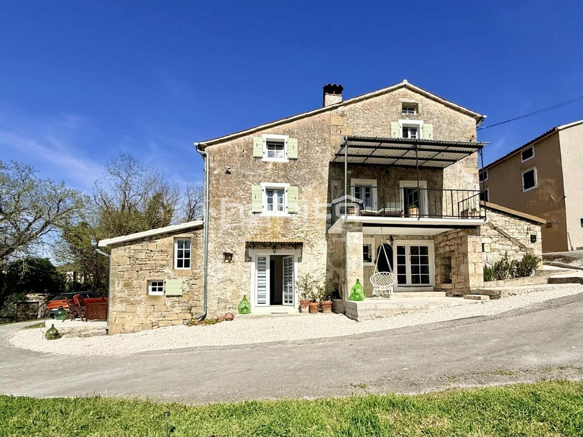 Casa in pietra ristrutturata con vista mozzafiato su Montona