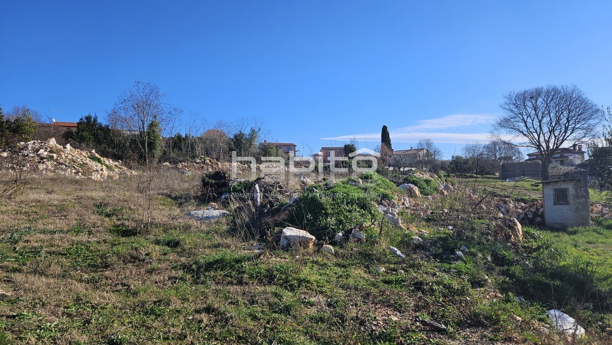 Zona Parenzo, Kastelir - VISTA MARE! Vendesi terreno edificabile con permesso per una villa con piscina.