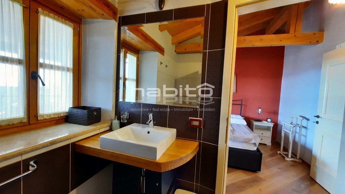 Parenzo 13 km - Affascinante villa in pietra con piscina e vista mare