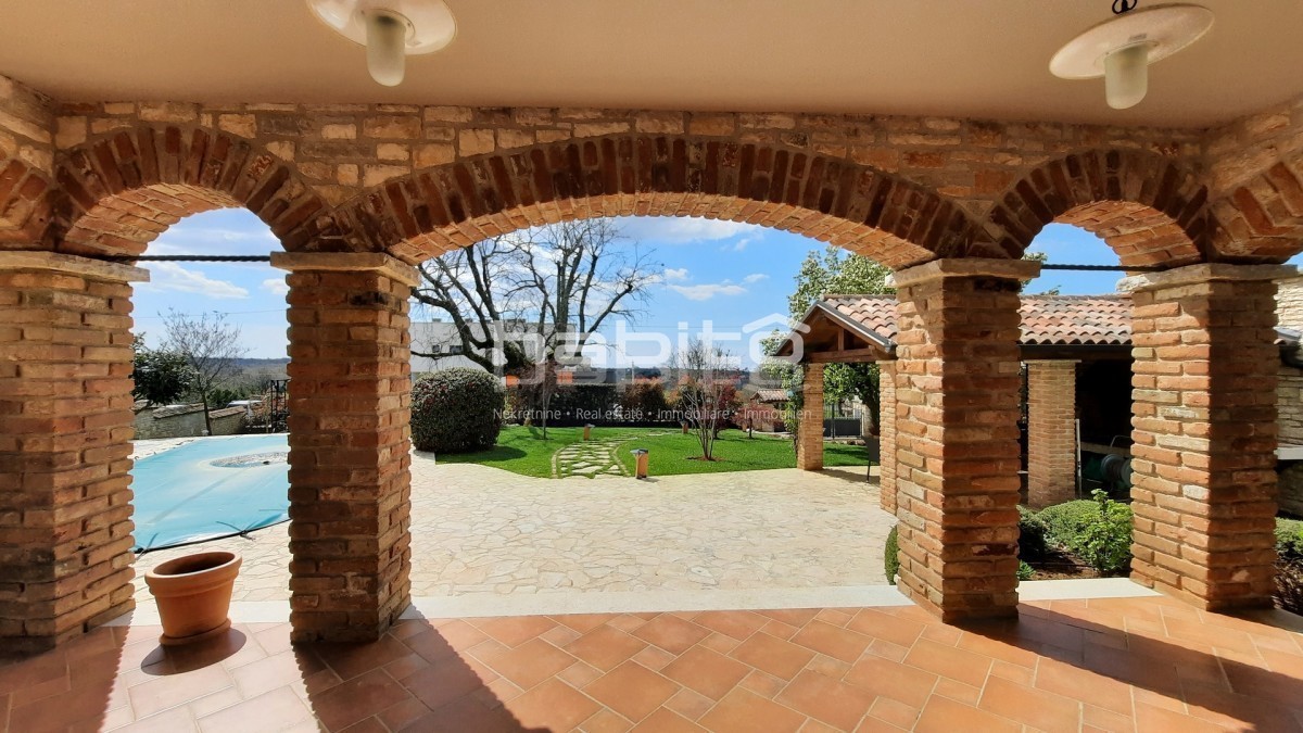 Parenzo 13 km - Affascinante villa in pietra con piscina e vista mare