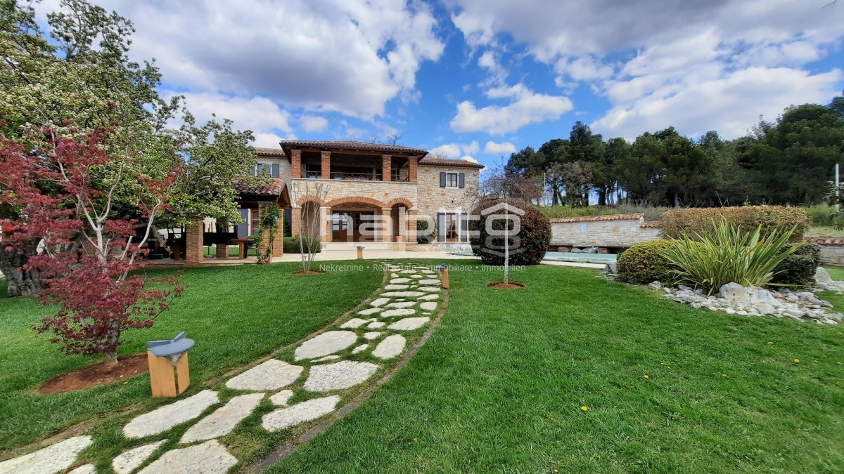 Parenzo 13 km - Affascinante villa in pietra con piscina e vista mare