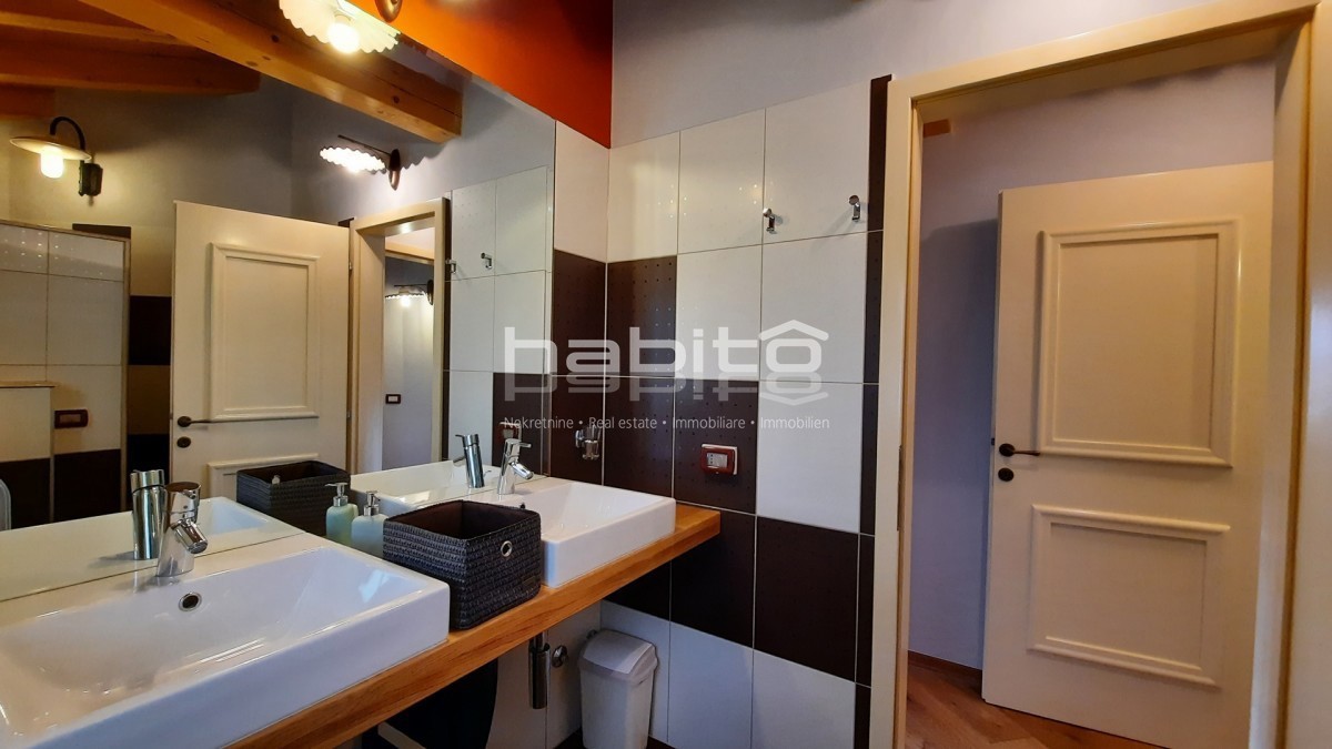 Parenzo 13 km - Affascinante villa in pietra con piscina e vista mare