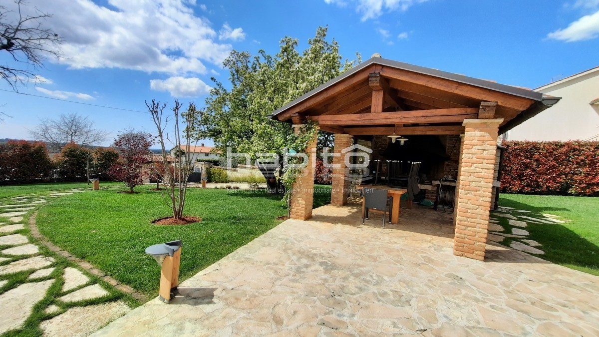 Parenzo 13 km - Affascinante villa in pietra con piscina e vista mare