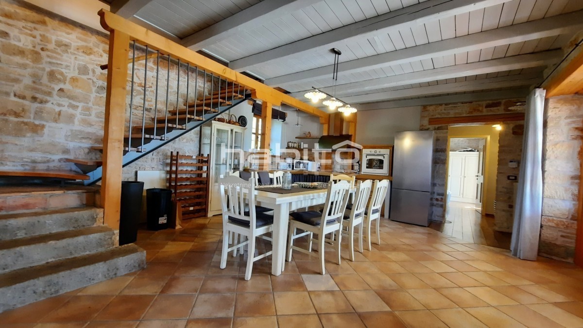 Parenzo 13 km - Affascinante villa in pietra con piscina e vista mare