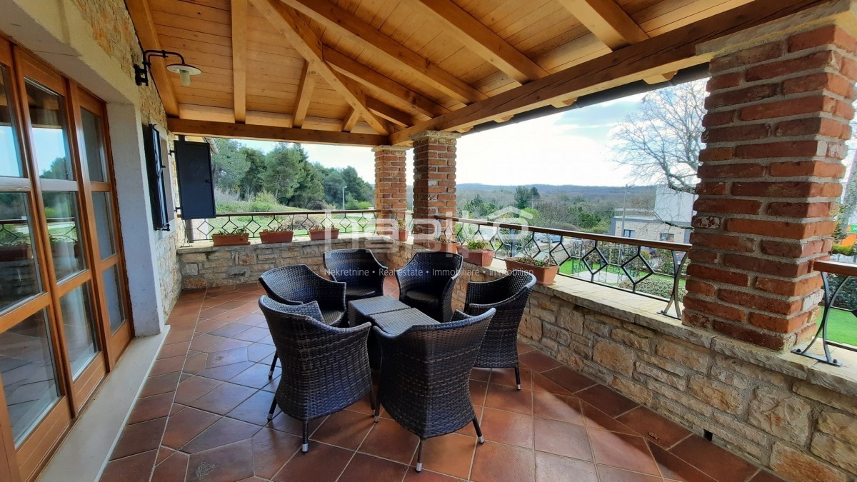 Parenzo 13 km - Affascinante villa in pietra con piscina e vista mare