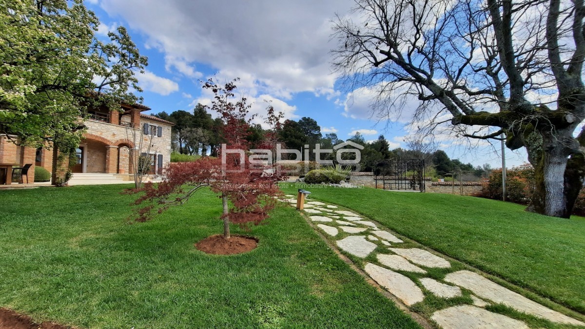 Parenzo 13 km - Affascinante villa in pietra con piscina e vista mare