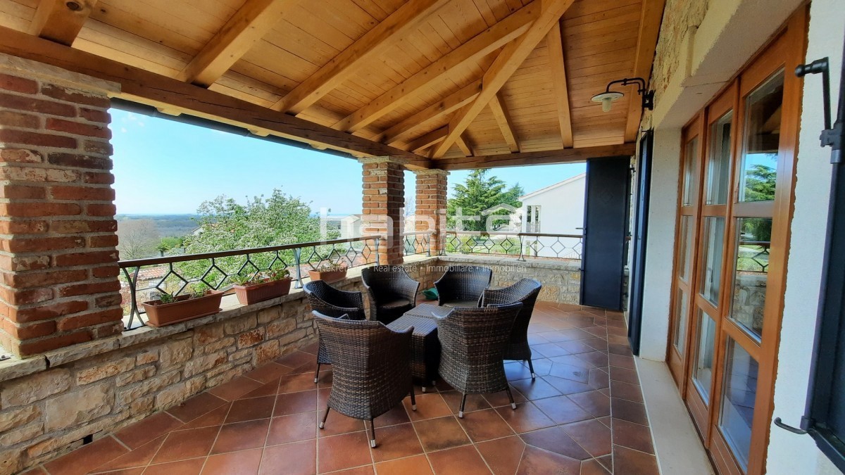 Parenzo 13 km - Affascinante villa in pietra con piscina e vista mare