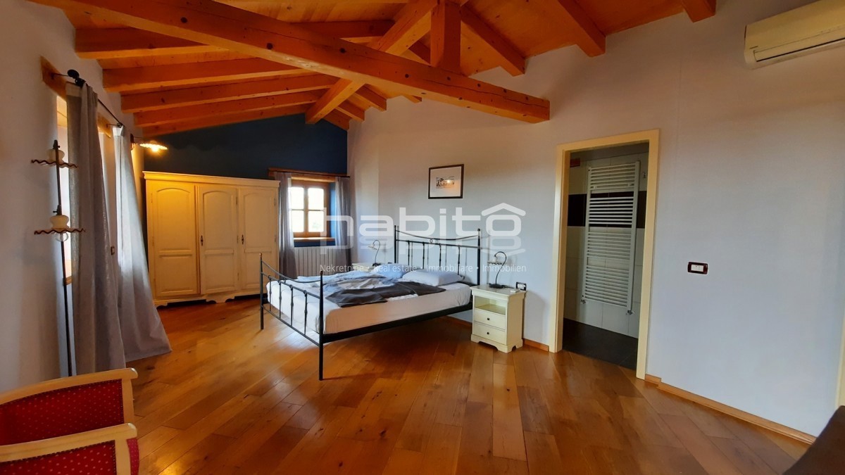 Parenzo 13 km - Affascinante villa in pietra con piscina e vista mare