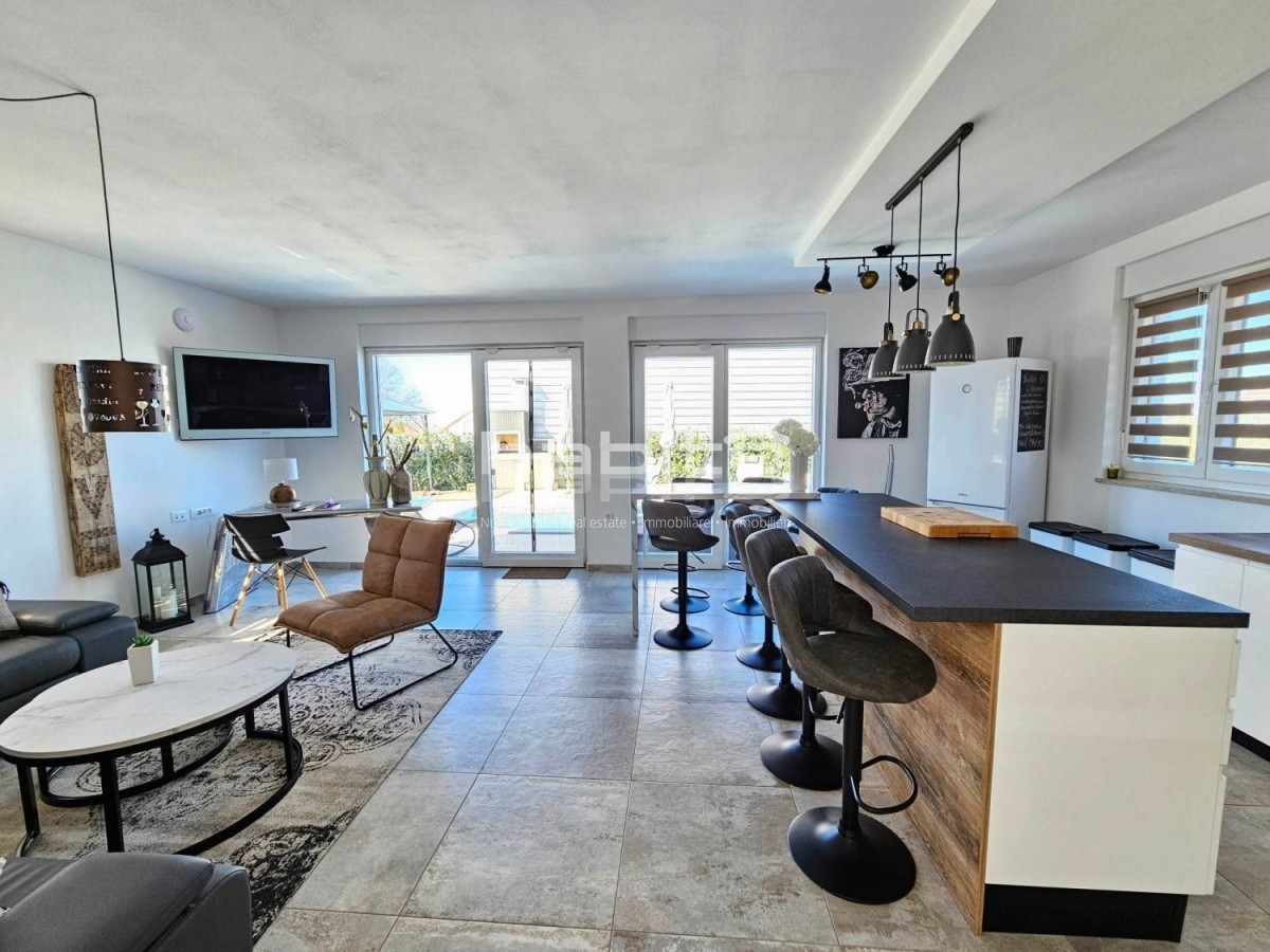 Zona Parenzo - OCCASIONE! Casa indipendente con piscina