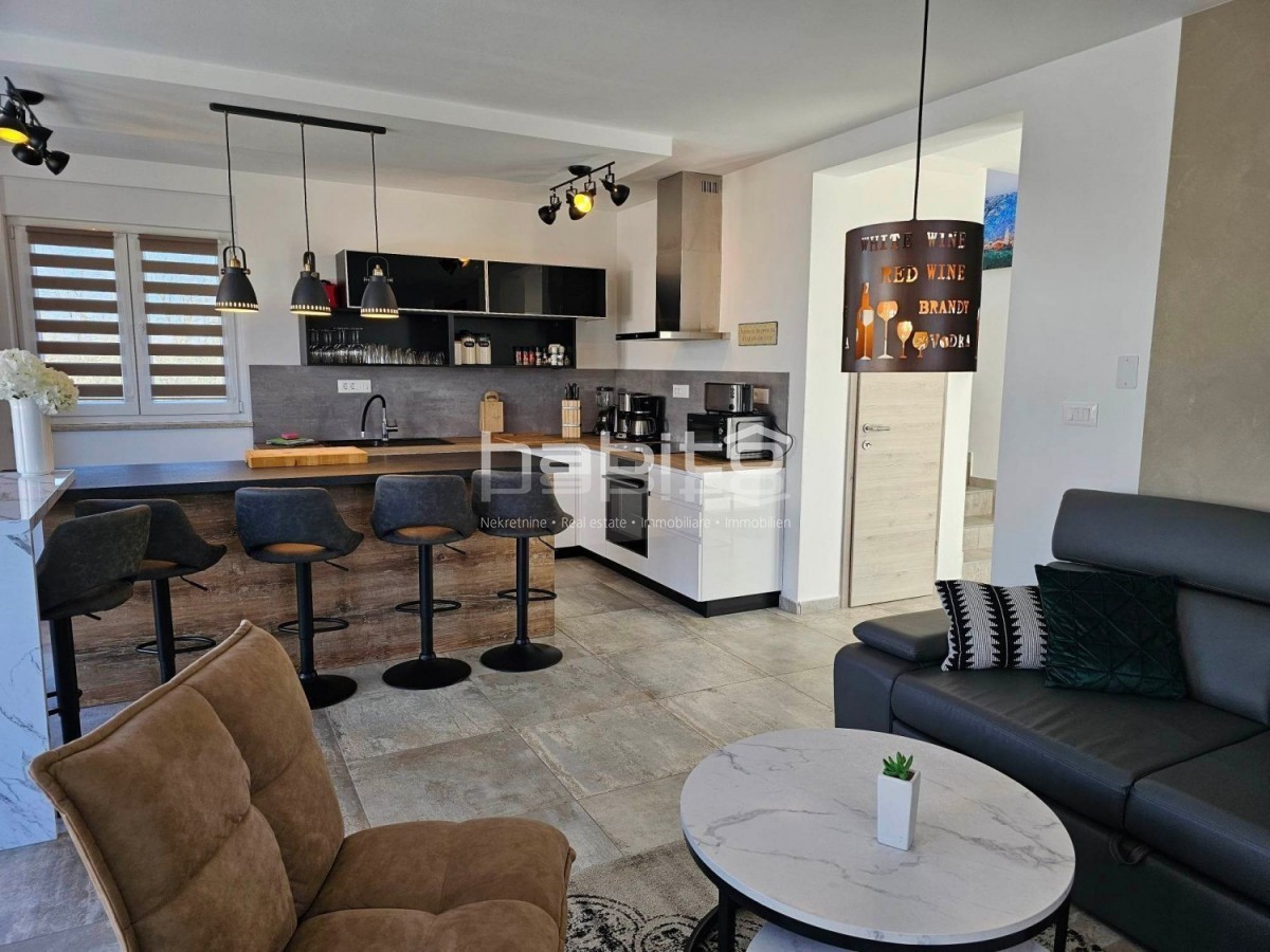 Zona Parenzo - OCCASIONE! Casa indipendente con piscina