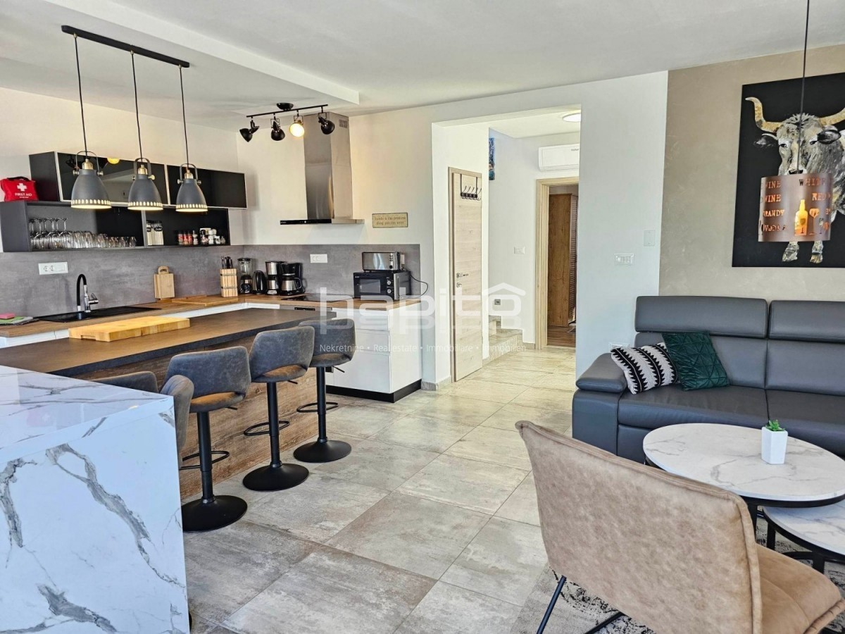 Zona Parenzo - OCCASIONE! Casa indipendente con piscina