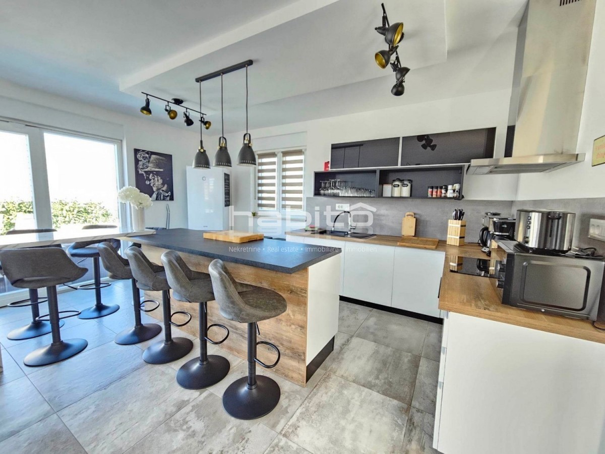 Zona Parenzo - OCCASIONE! Casa indipendente con piscina