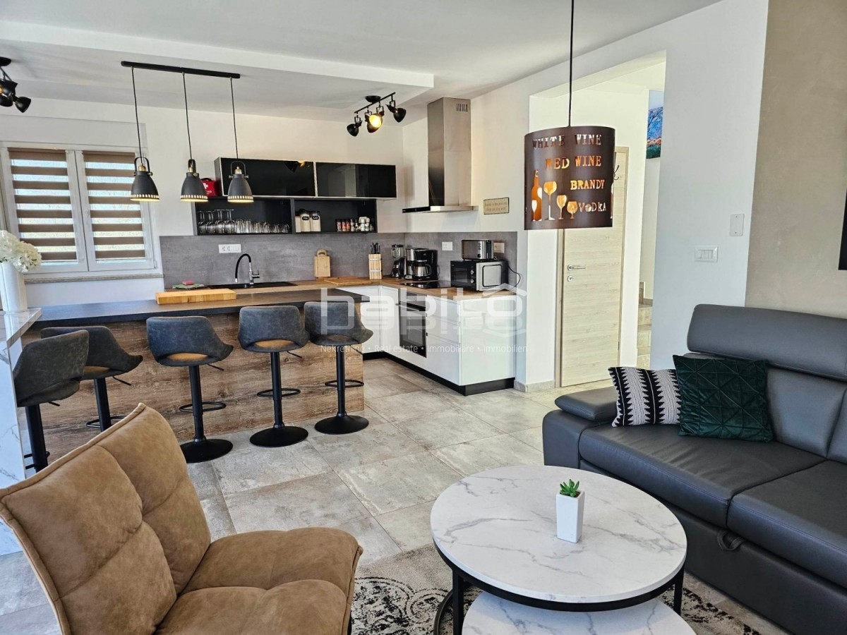 Zona Parenzo - OCCASIONE! Casa indipendente con piscina