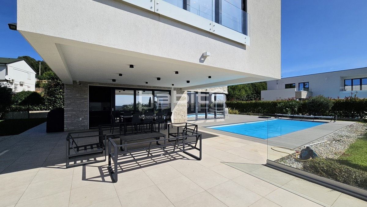 Dintorni di Parenzo - Gioiello istriano con vista panoramica sul mare