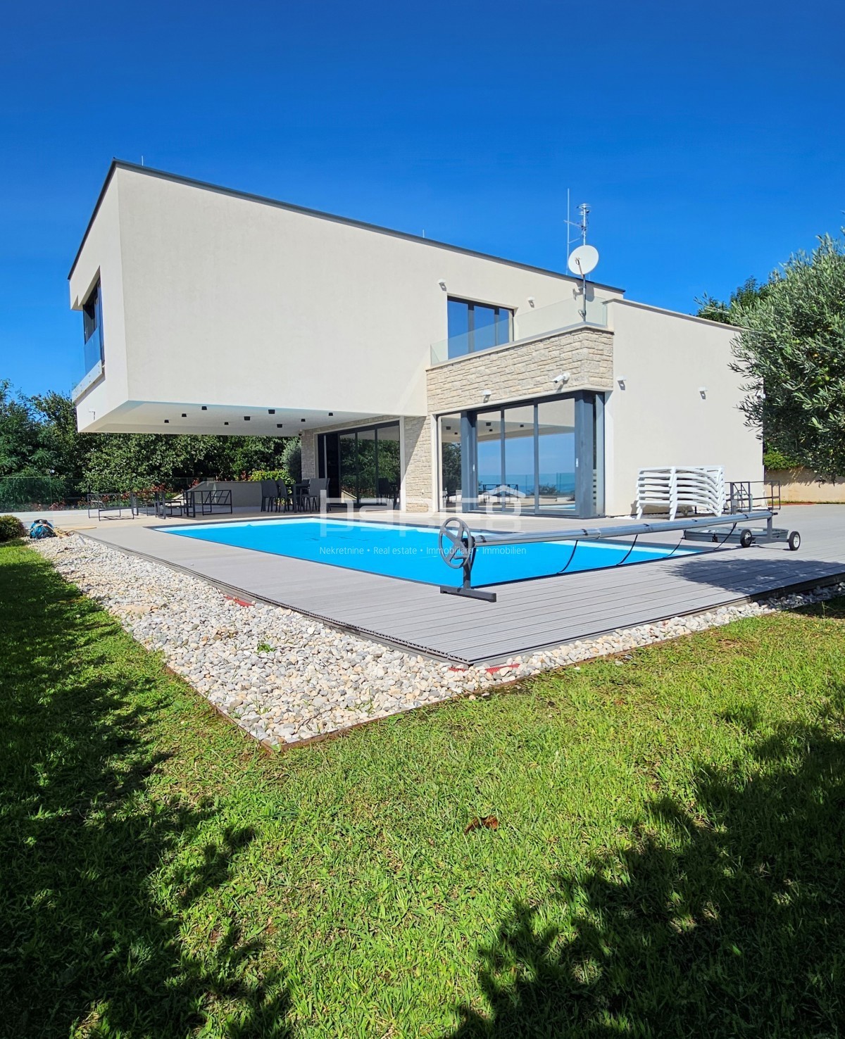 Dintorni di Parenzo - Gioiello istriano con vista panoramica sul mare