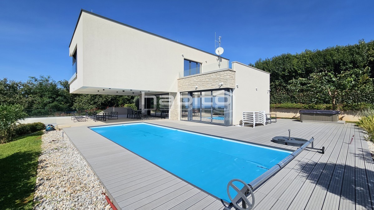 Dintorni di Parenzo - Gioiello istriano con vista panoramica sul mare