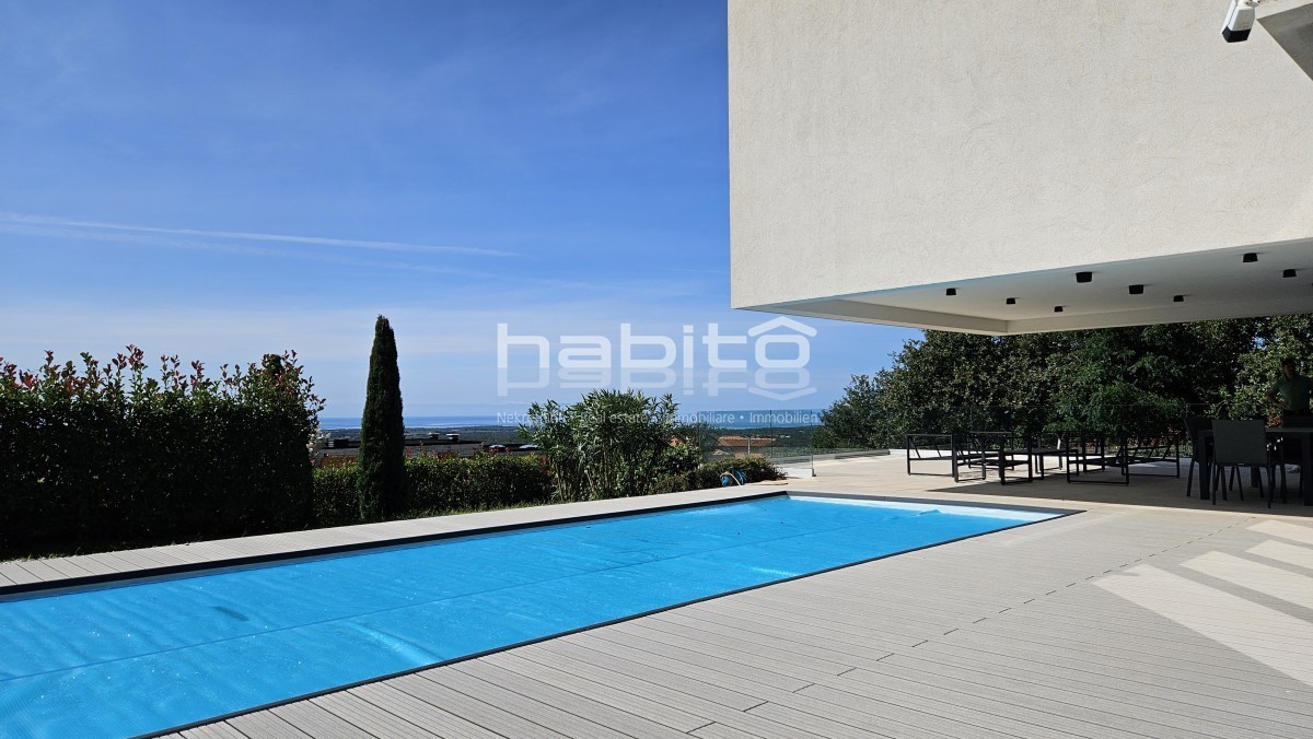 Dintorni di Parenzo - Gioiello istriano con vista panoramica sul mare