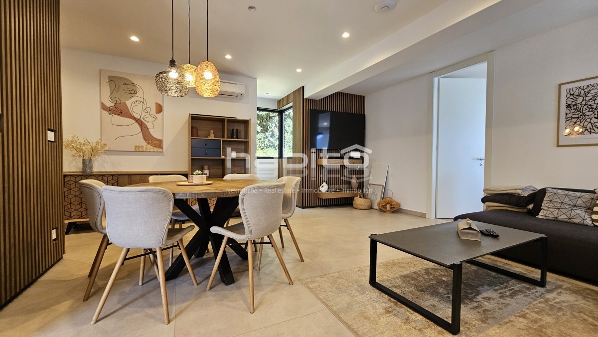 Dintorni di Parenzo - Gioiello istriano con vista panoramica sul mare