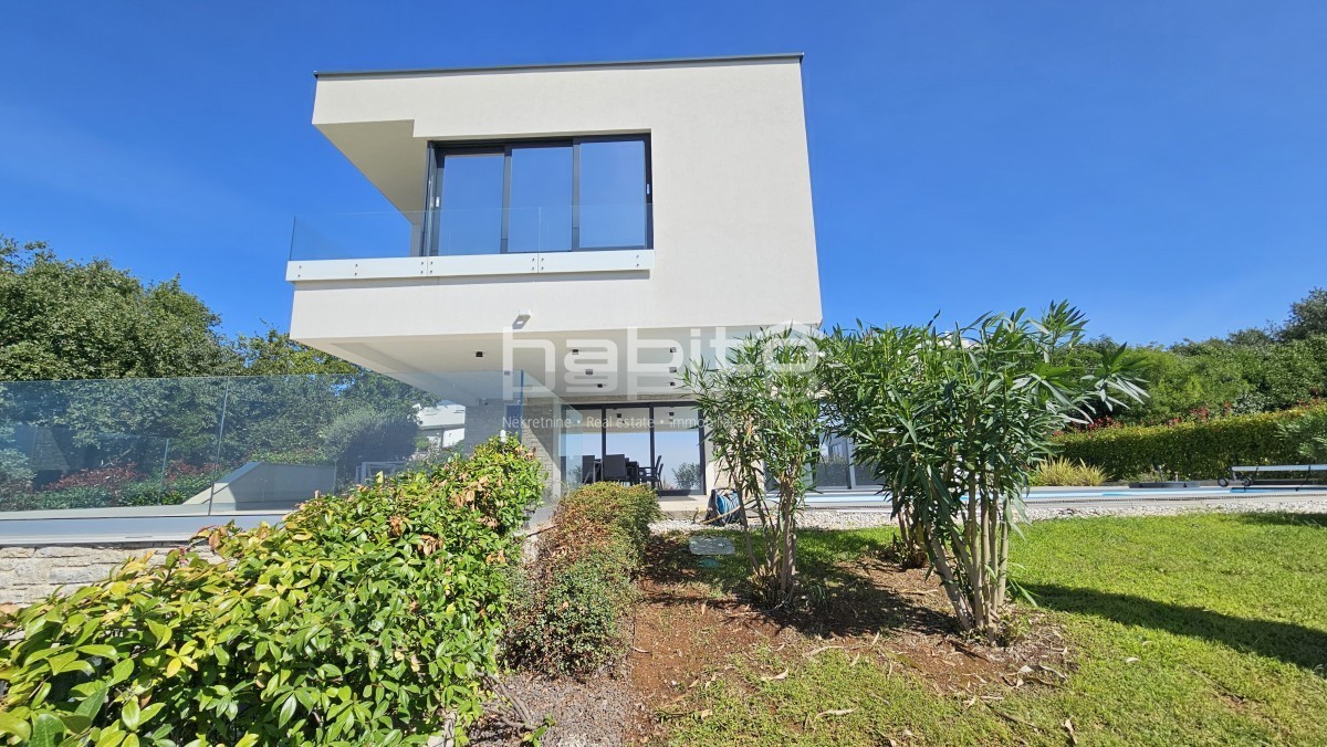 Dintorni di Parenzo - Gioiello istriano con vista panoramica sul mare