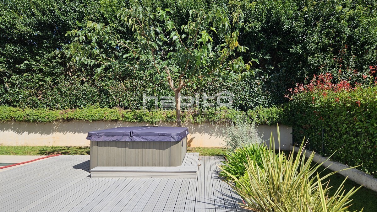 Dintorni di Parenzo - Gioiello istriano con vista panoramica sul mare