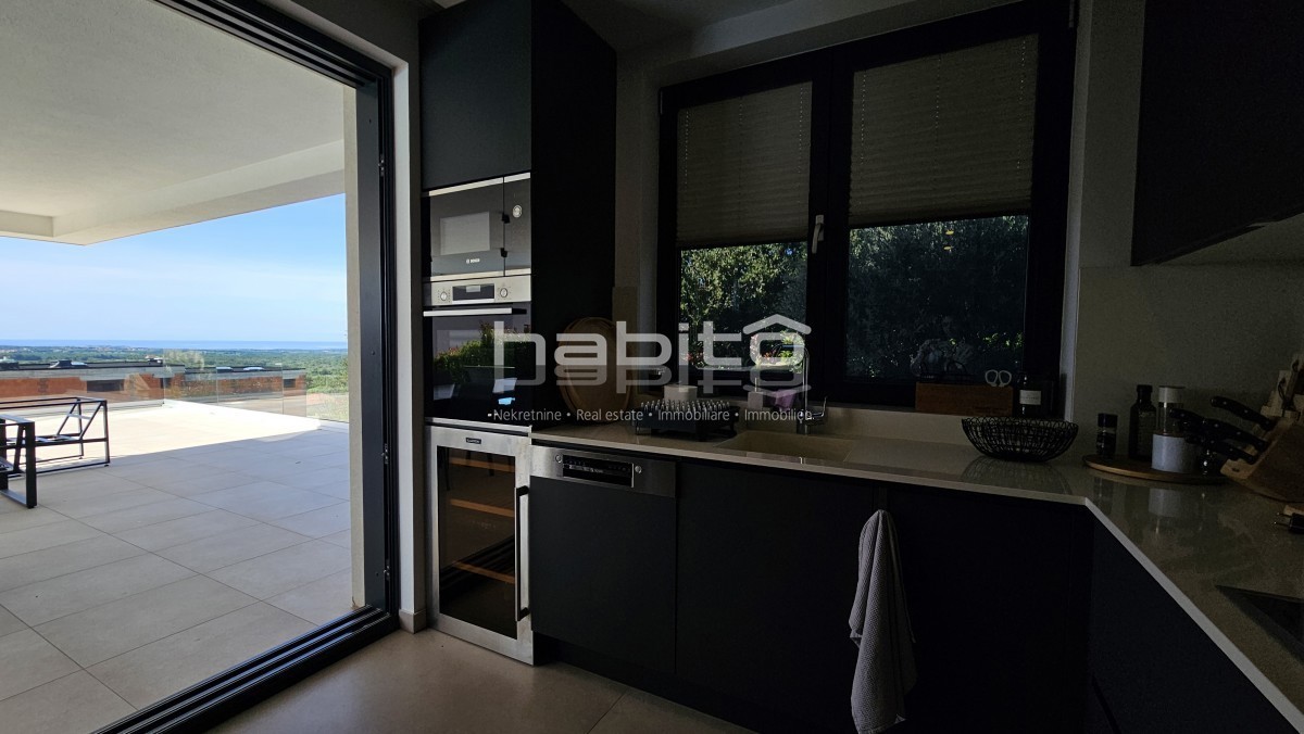 Dintorni di Parenzo - Gioiello istriano con vista panoramica sul mare